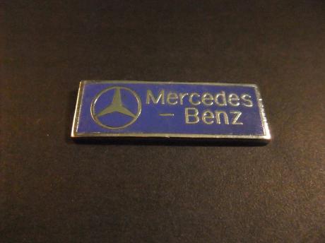 Mercedes-Benz logo blauw zilverkleurige letters